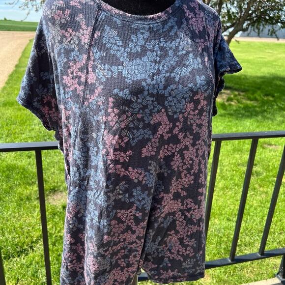 Christopher and Banks women’s size medium T-shirt, short sleeve, crewneck - Picture 2 of 7